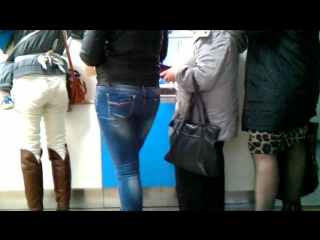 booty girl in jeans3
